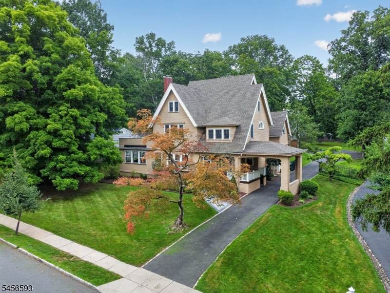 237 Raymond Ave - Photo 1