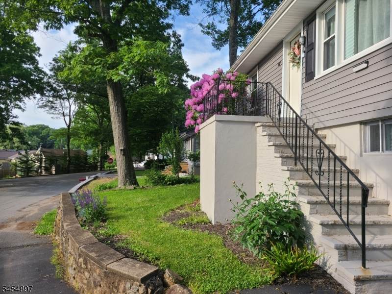 137 W End Ave - Photo 1