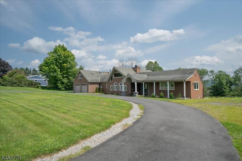 11 Summit Dr - Photo 1
