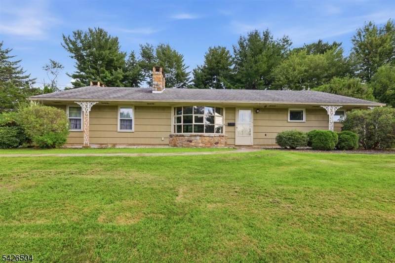 7 Essex Rd - Photo 1