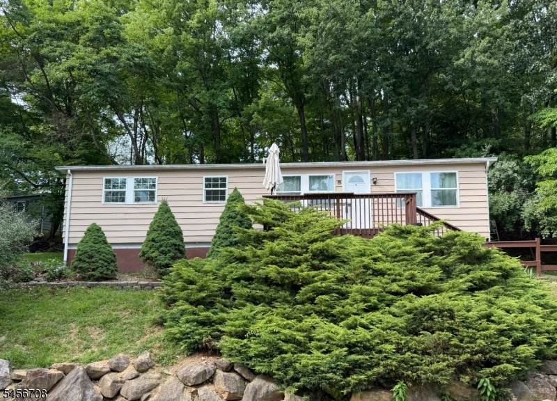 54 Northwood Dr - Photo 1