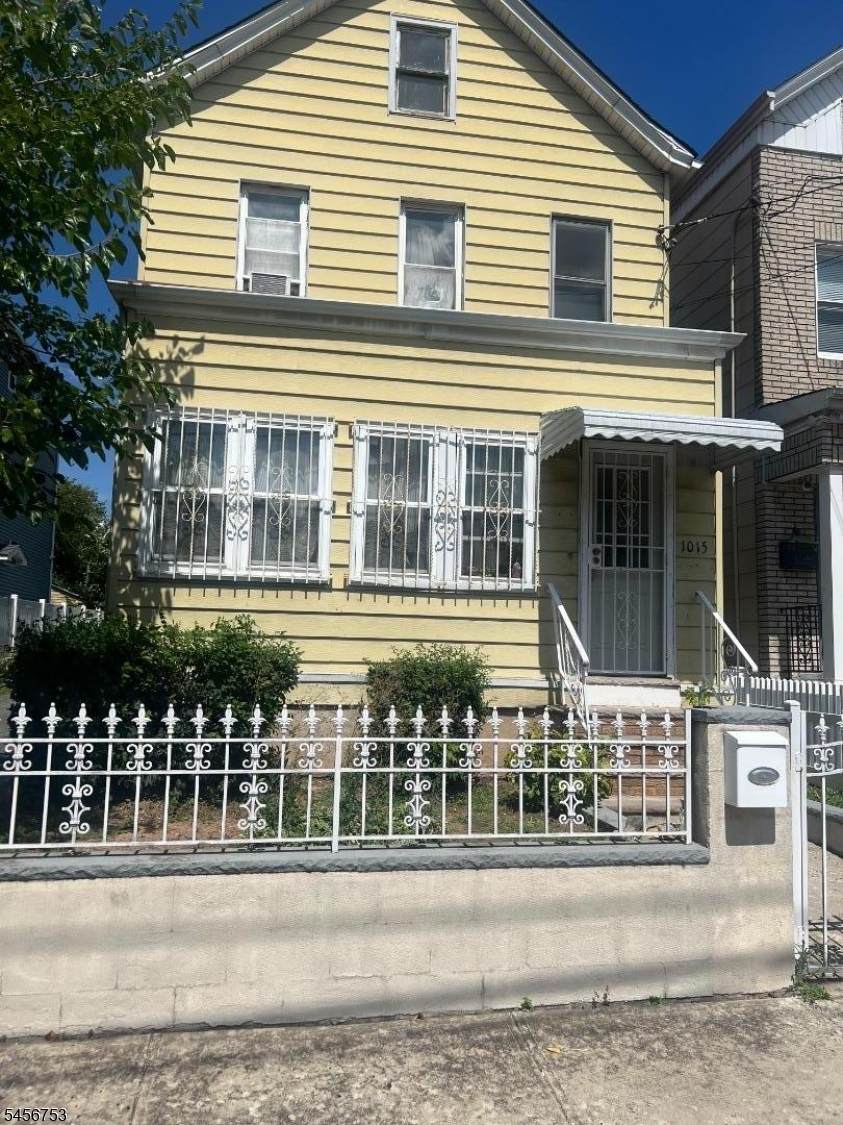 1013 Laura St - Photo 1