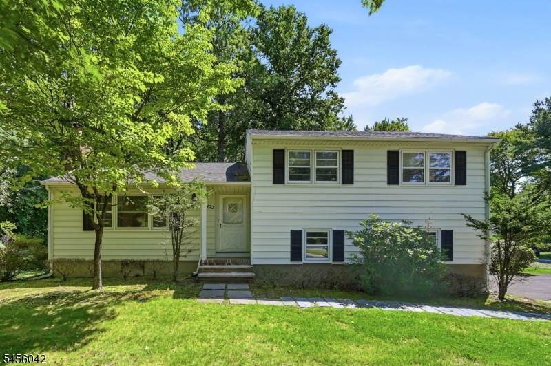 472 Cedar Hill Ave - Photo 1