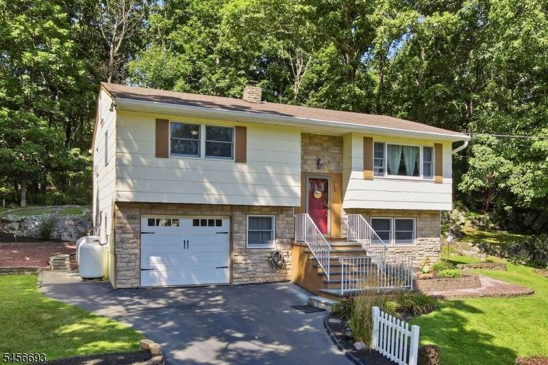25 Elm Tree Rd - Photo 1