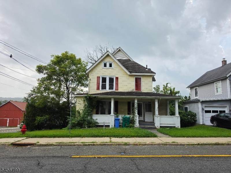 62 Hamburg Ave - Photo 1