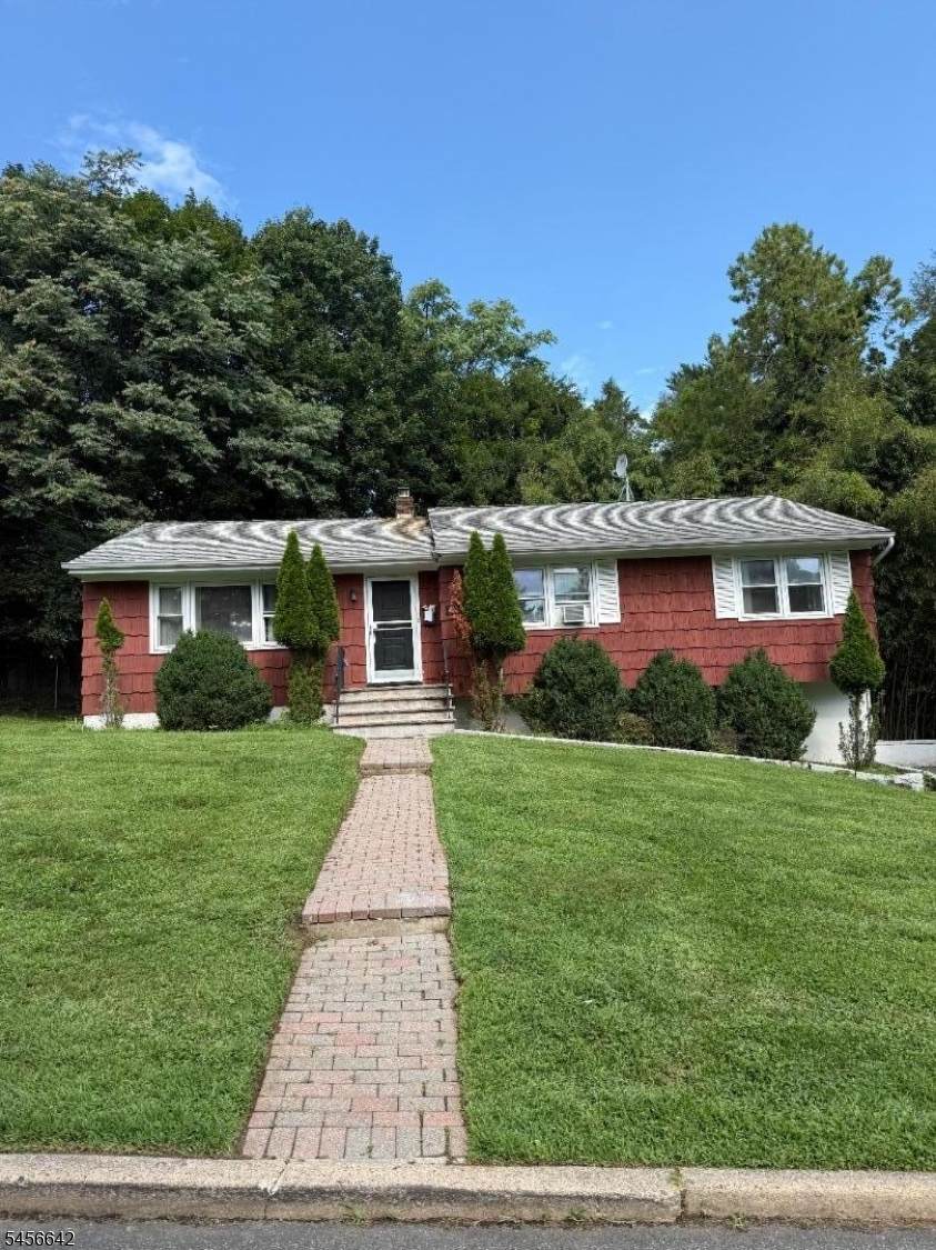403 Longview Ct - Photo 1