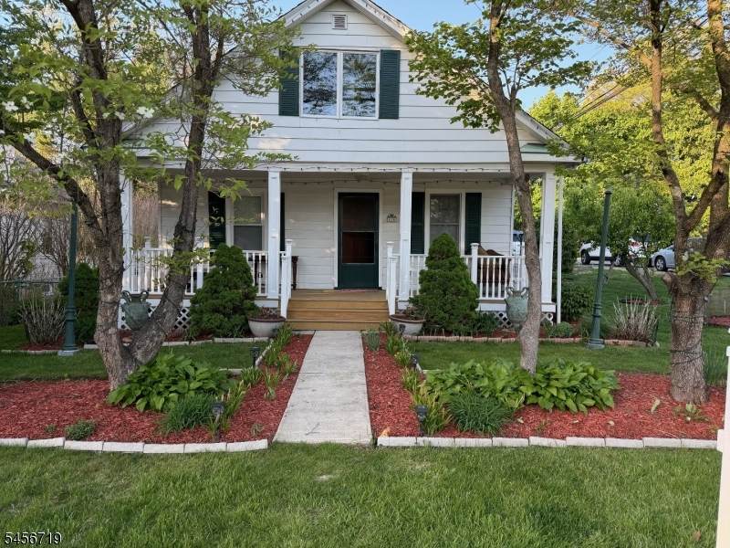 18 Elycroft Ave - Photo 1