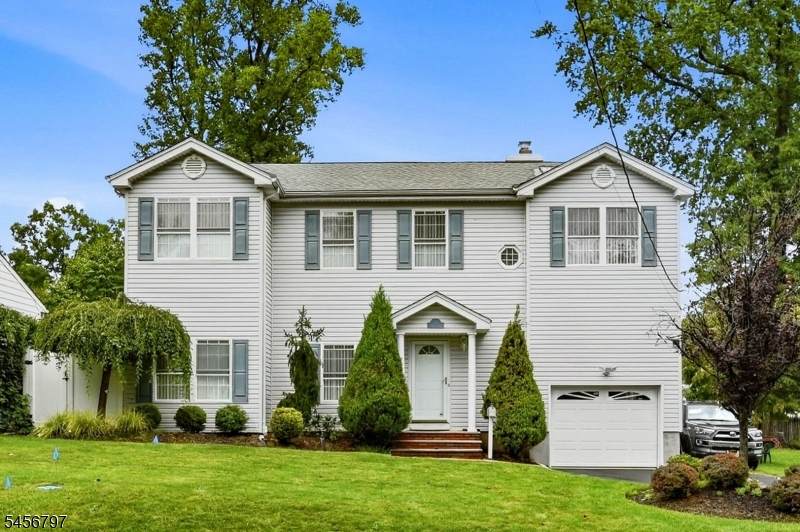 242 Hiawatha Blvd - Photo 1