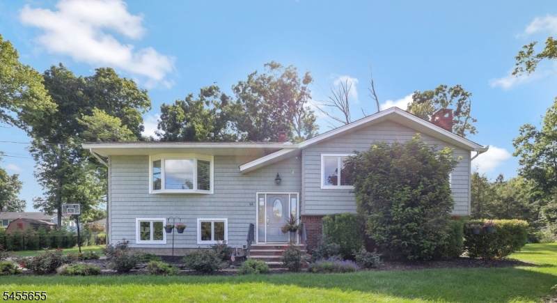 18 Starlight Rd - Photo 1