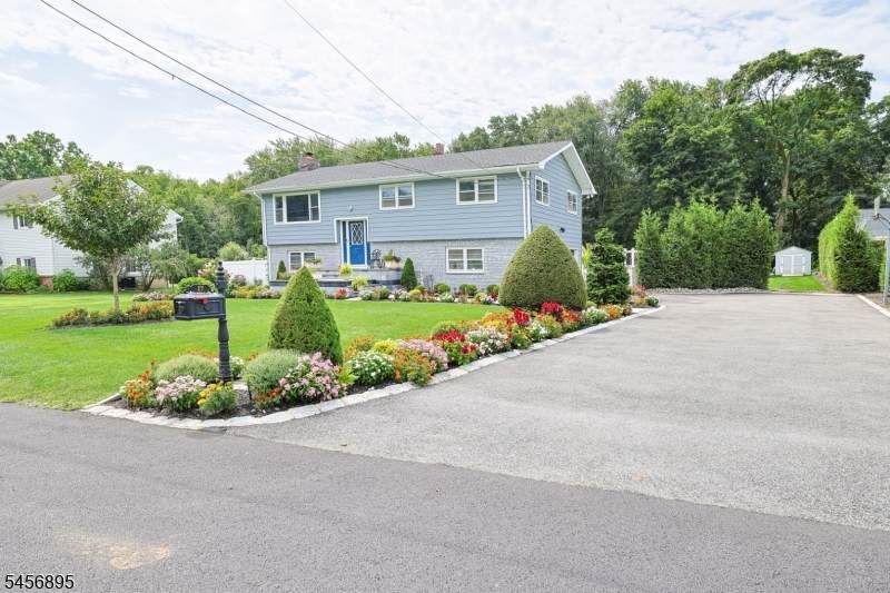 17 Corwin St - Photo 1