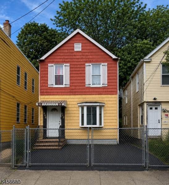 648 S 20Th St - Photo 1