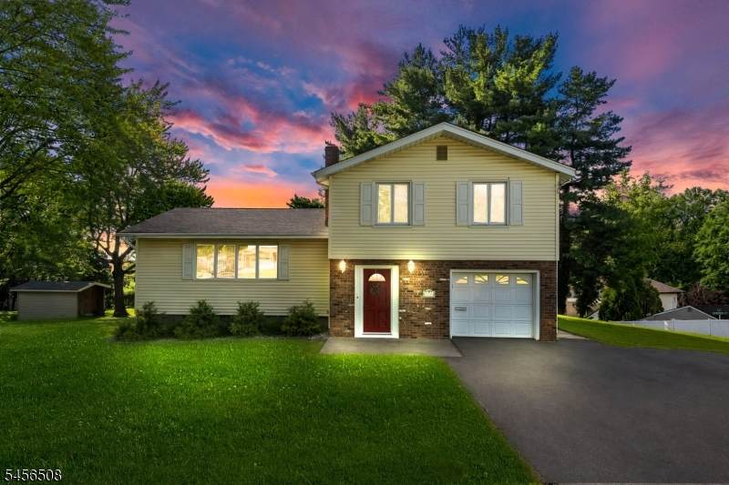 33 Waling Dr - Photo 1