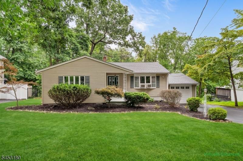 130 Vreeland Ave - Photo 1