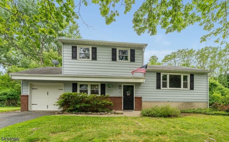 10 Lynnfield Ter - Photo 1