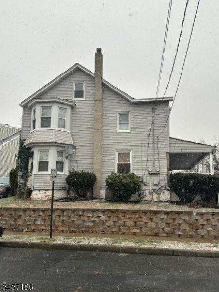 1853 Barnett St - Photo 1