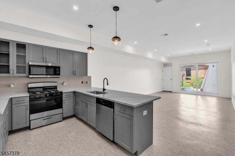 127 South Ave - Photo 1