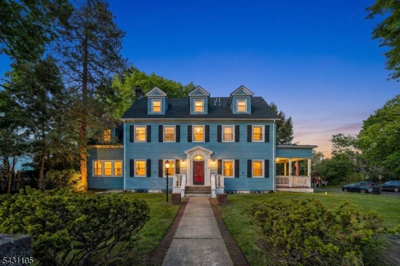833 Salem Ave - Photo 1