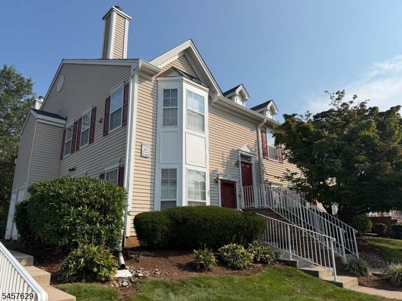 30 Columbus Dr - Photo 1