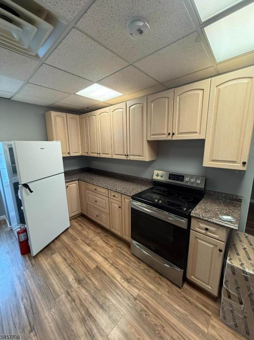 350 Sparta Ave - Photo 1