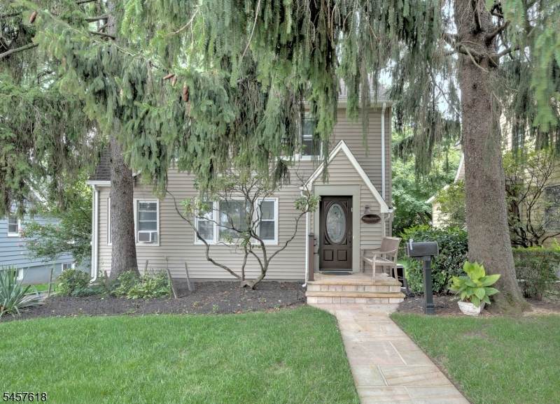 674 Eagle Rock Ave - Photo 1