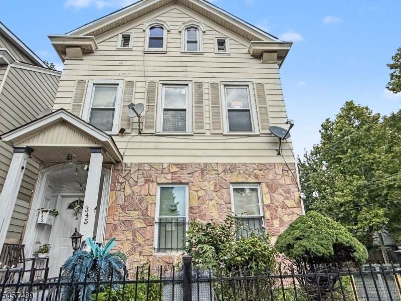345 15Th Ave - Photo 1