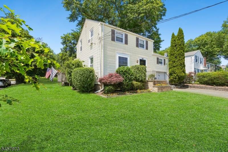 267 Kings Rd - Photo 1