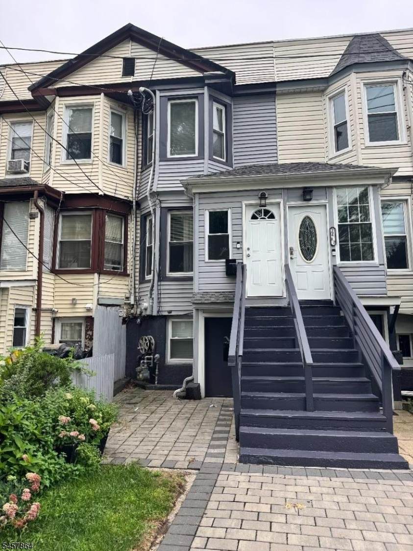 968 Dehart Pl - Photo 1