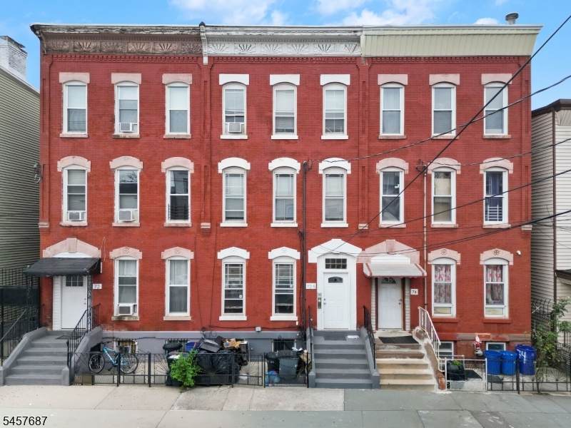 72 Columbia St - Photo 1