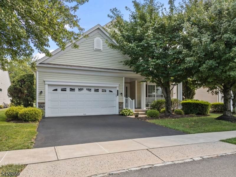 574 Post Ln - Photo 1
