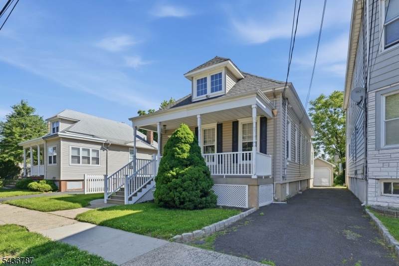 219 Magie Ave - Photo 1