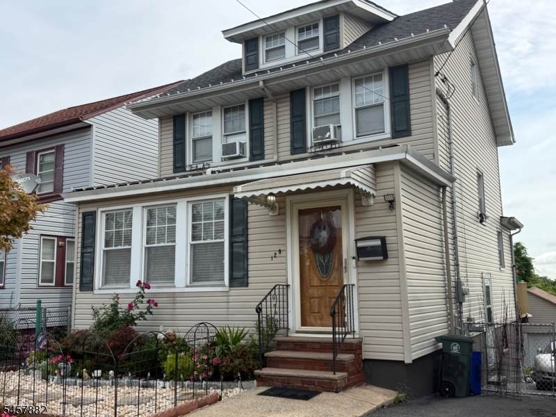 128 Hillside Ter - Photo 1