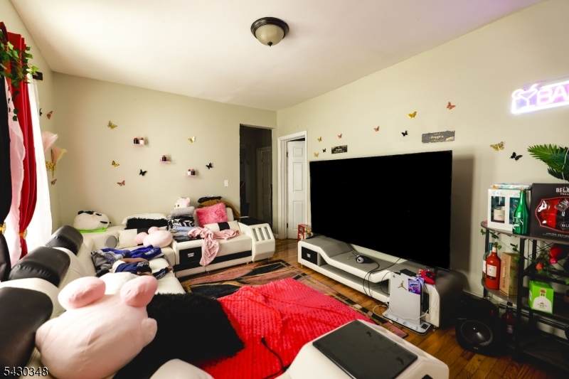 https://bt-photos.global.ssl.fastly.net/gsmls/orig_boomver_1_4051251-2.jpg