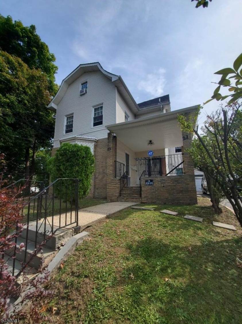 21 Roseville Ave - Photo 1