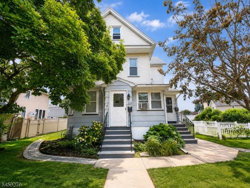622 Hackensack St - Photo 1