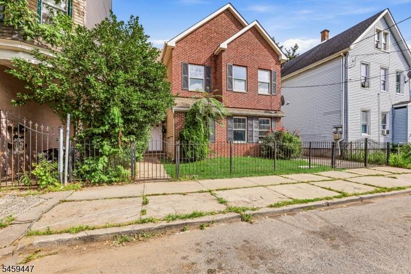 592 S 18Th St - Photo 1