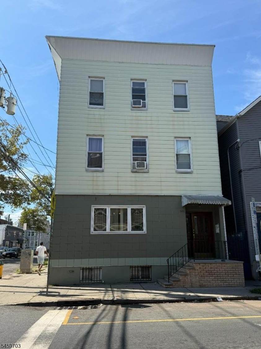 382 Walnut St - Photo 1