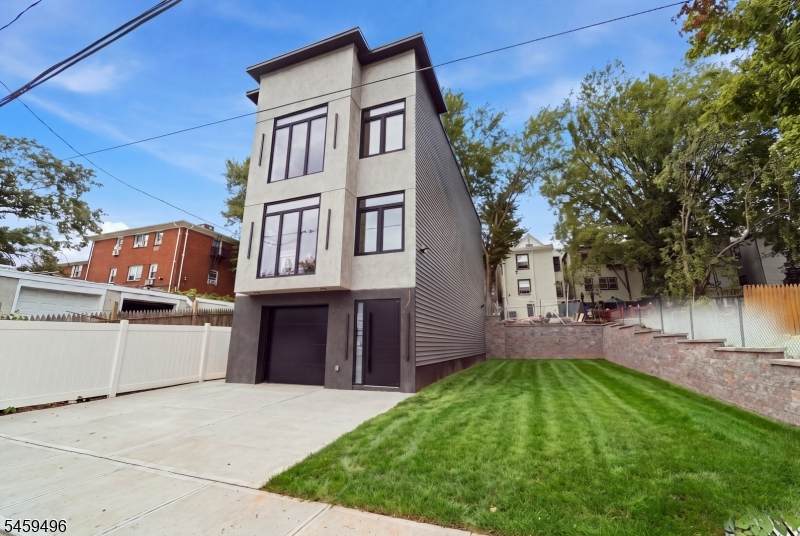 77 Brookside Ave - Photo 1