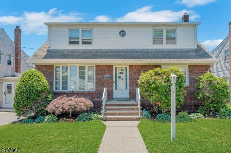 316 Sanford Ave - Photo 1