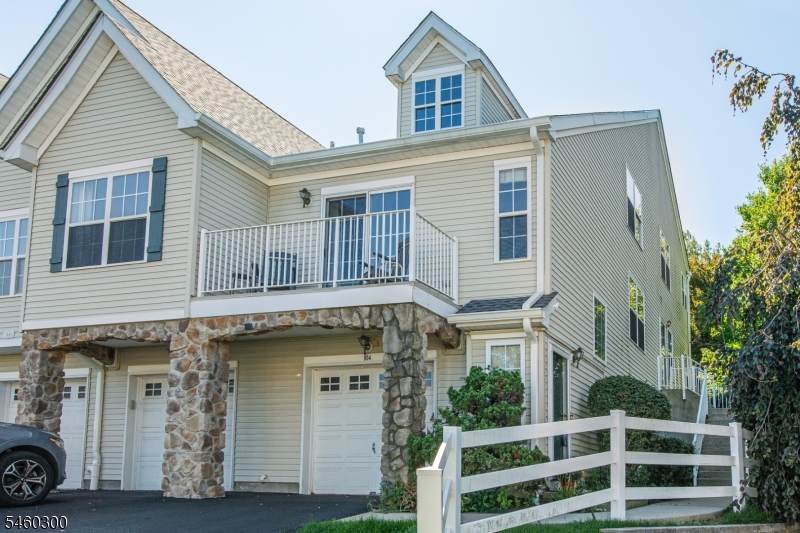 904 Wendover Ct - Photo 1