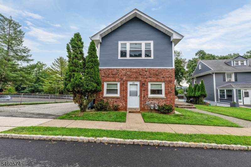 255 Fairview Ave - Photo 1