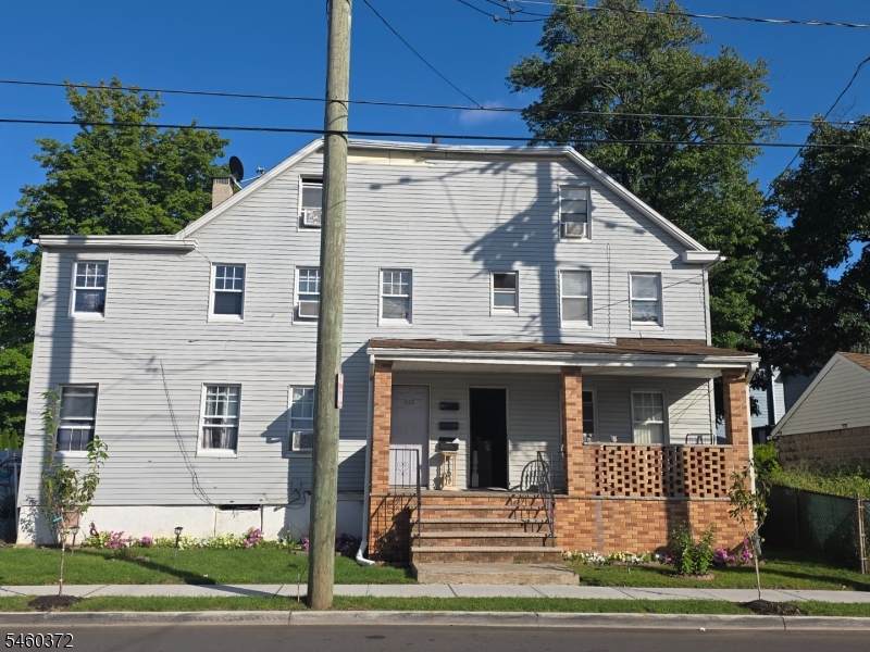 630 Valley St - Photo 1