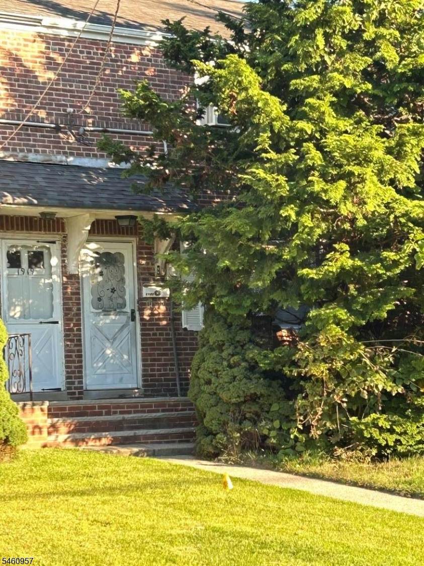 1921 Mildred Ave - Photo 1