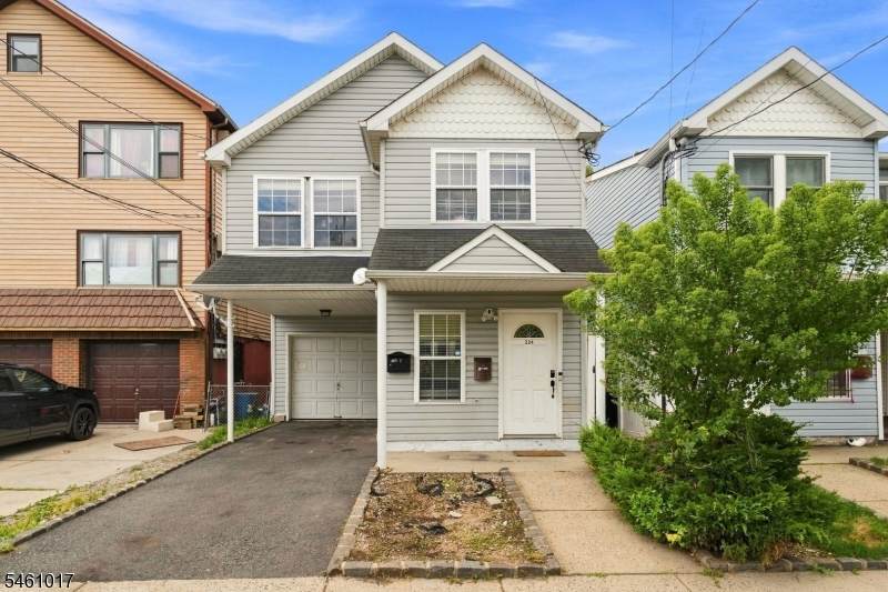 224 Pine St - Photo 1