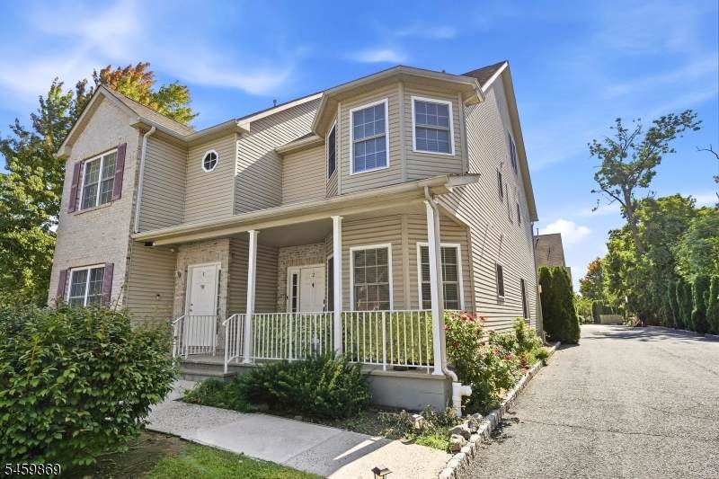 708 E Front St - Photo 1