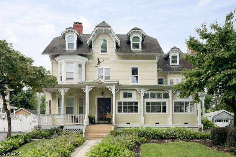 48 Kent Place Blvd - Photo 1