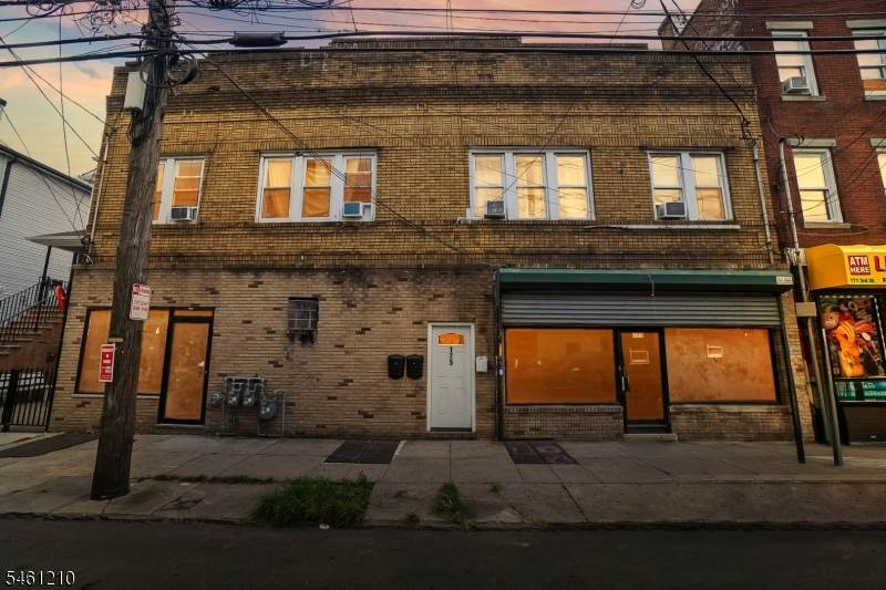 173 3rd St - Photo 1