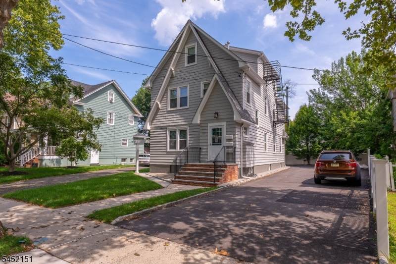 11 Evergreen Ave - Photo 1