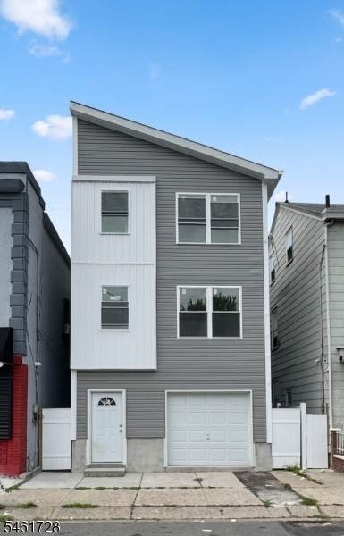 190 Beech St - Photo 1