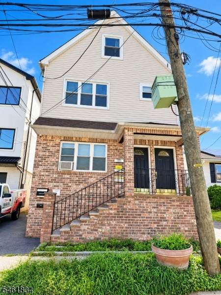 1112 Virginia St - Photo 1