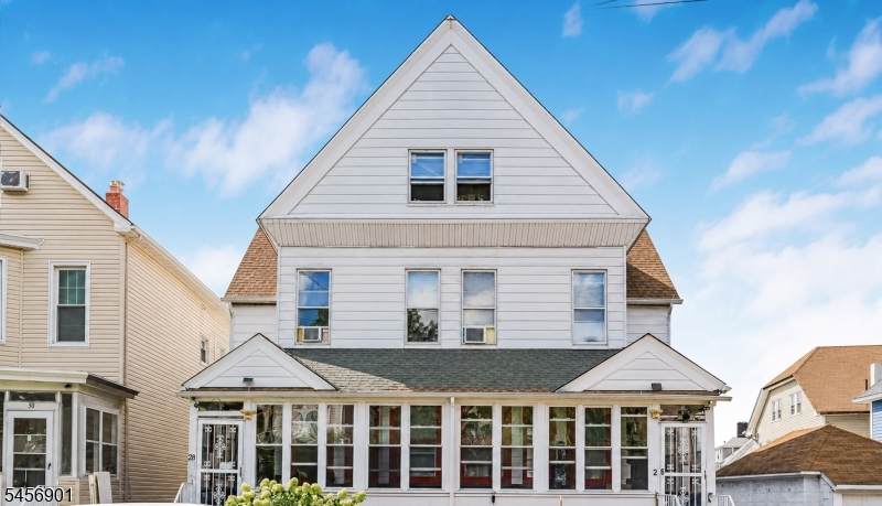28 Lincoln St - Photo 1